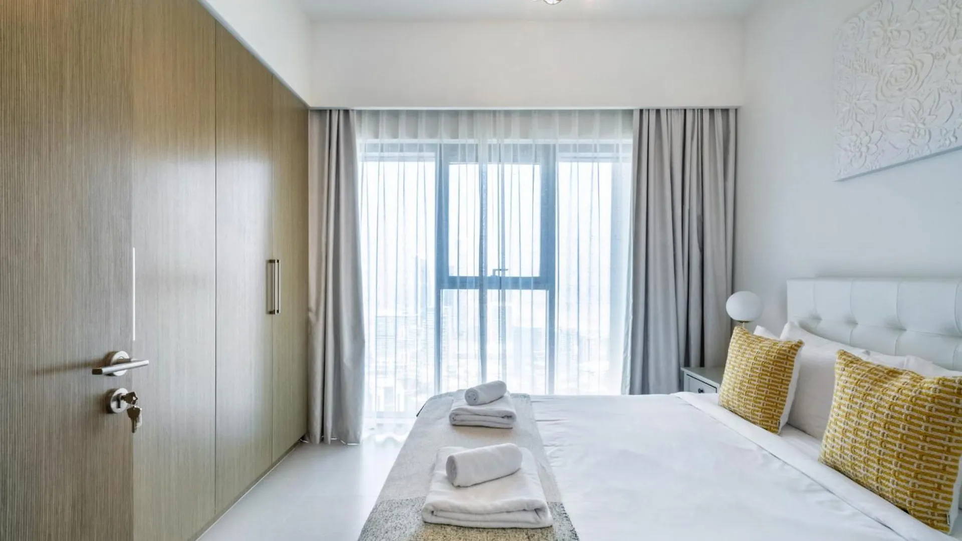 Exclusive 4 Bedroom Apartment I Burj Khalifa And Fountain Views I Free Wi-Fi, Pool, Gym & Parking I By Meerak Dubai