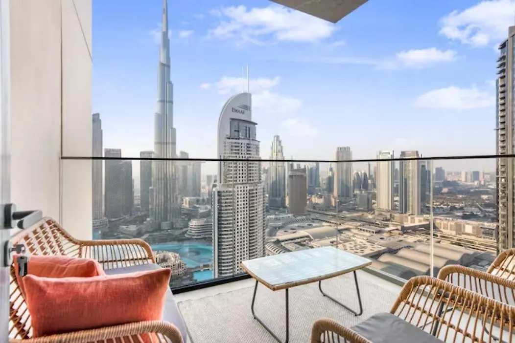 Exclusive 4 Bedroom Apartment I Burj Khalifa And Fountain Views I Free Wi-Fi, Pool, Gym & Parking I By Meerak Dubai 0*,  United Arab Emirates